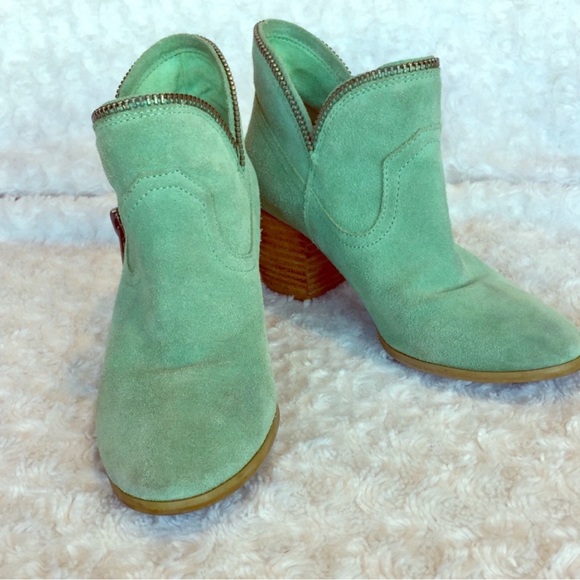 Chinese Laundry Mint Green Booties - Picture 2 of 4
